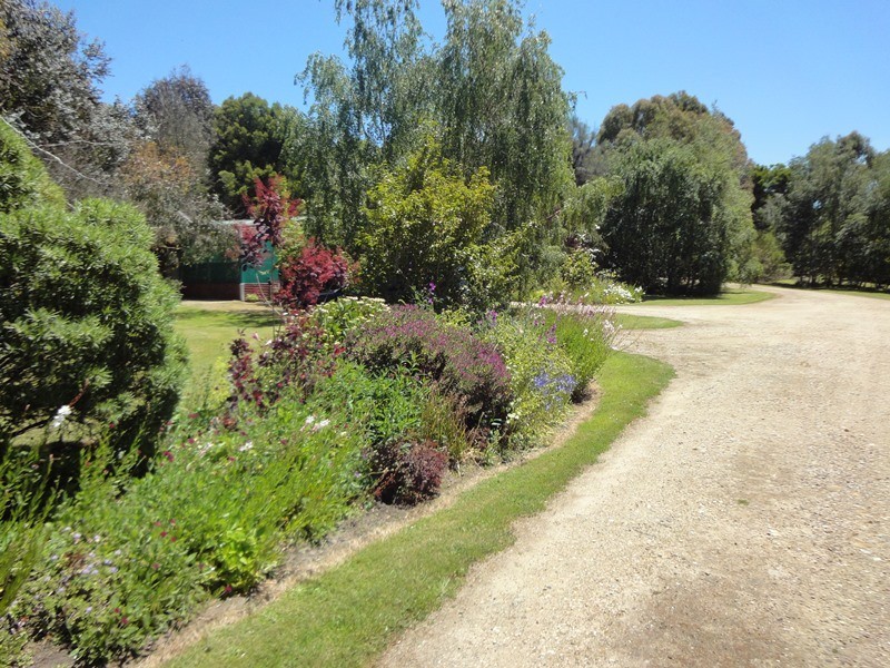 8 Flinders Street, Beauty Point TAS 7270