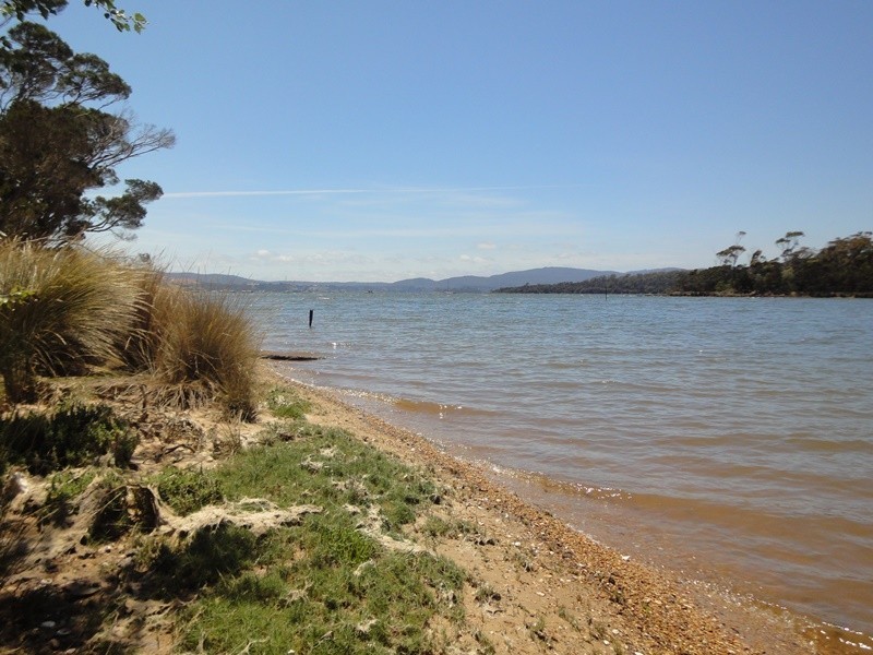 8 Flinders Street, Beauty Point TAS 7270