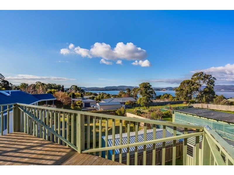 84 Oxford Street, Beauty Point TAS 7270