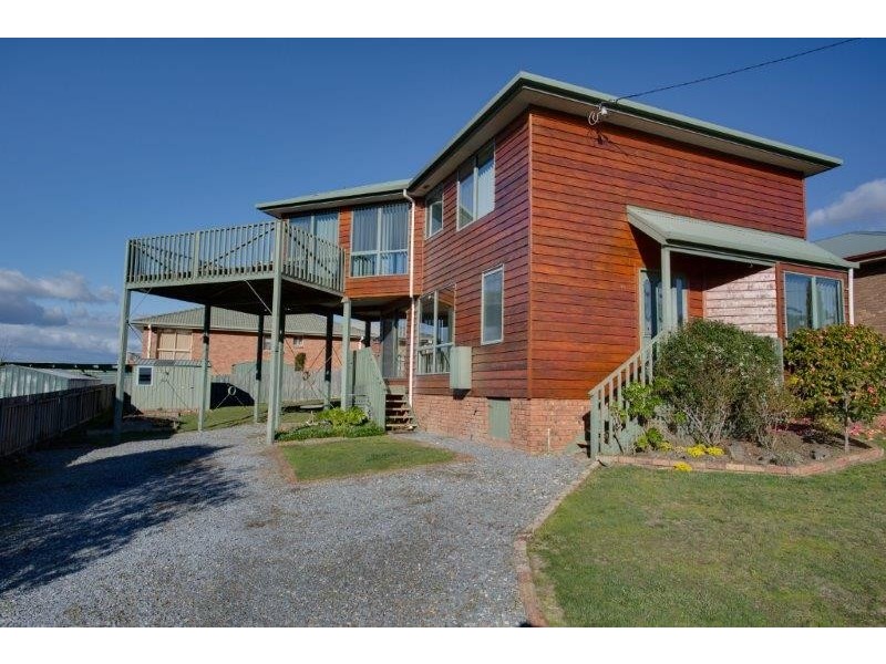 84 Oxford Street, Beauty Point TAS 7270