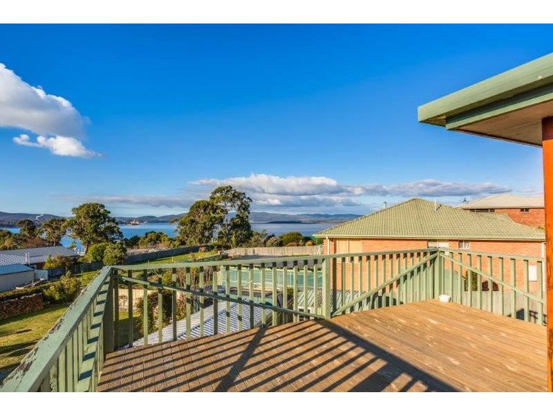 84 Oxford Street, Beauty Point TAS 7270