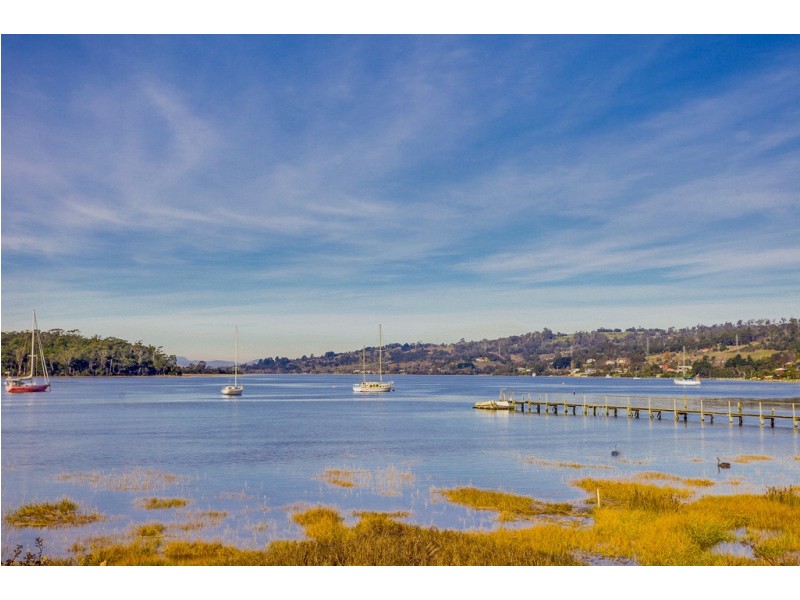 77 Gravelly Beach Rd, Blackwall TAS 7275