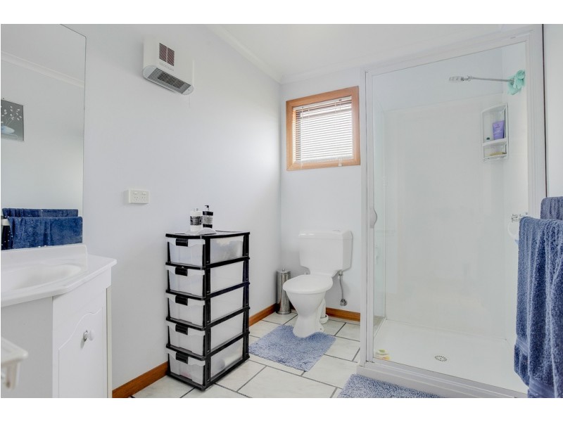 77 Gravelly Beach Rd, Blackwall TAS 7275