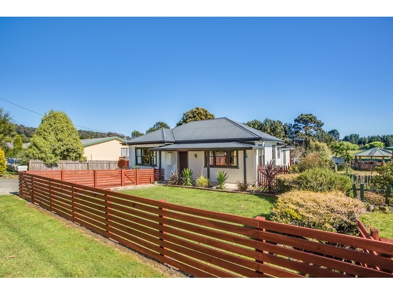 16 Crowther Street, Beaconsfield TAS 7270