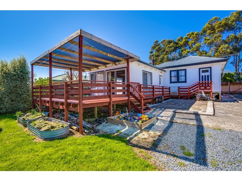 16 Crowther Street, Beaconsfield TAS 7270