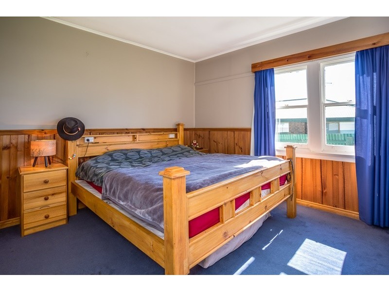 16 Crowther Street, Beaconsfield TAS 7270
