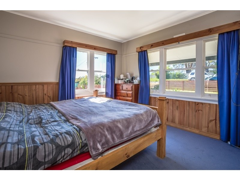16 Crowther Street, Beaconsfield TAS 7270