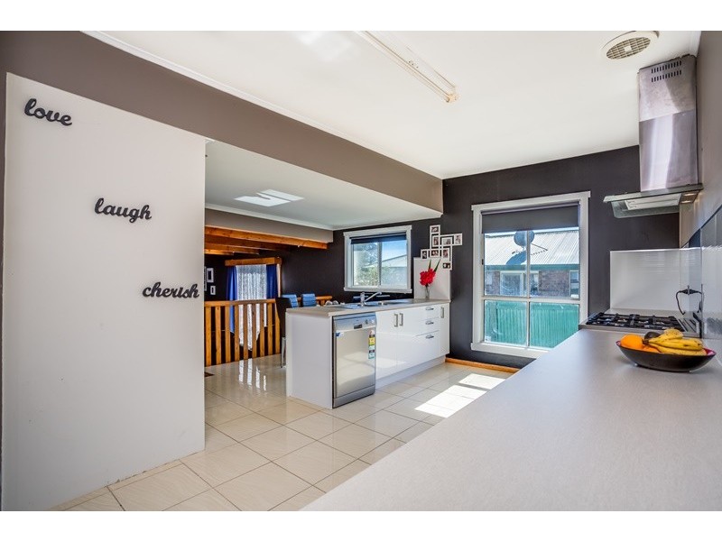 16 Crowther Street, Beaconsfield TAS 7270