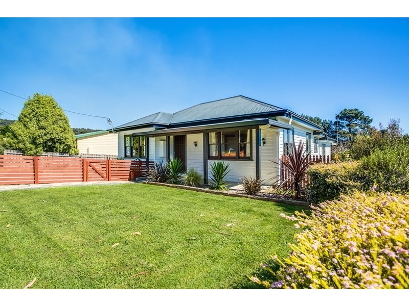 16 Crowther Street, Beaconsfield TAS 7270