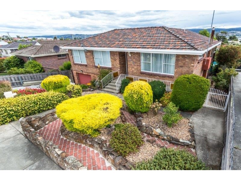 5 Julie Crescent, Newnham TAS 7248