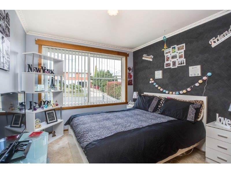 5 Julie Crescent, Newnham TAS 7248