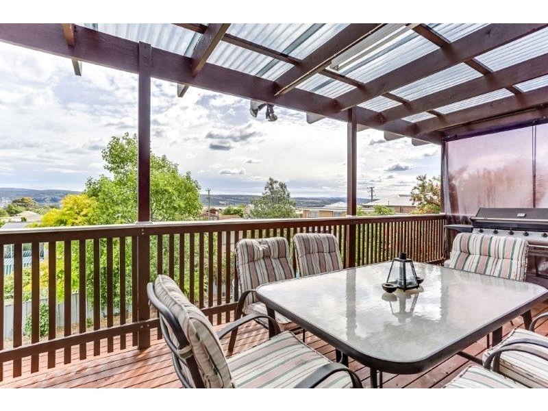 5 Julie Crescent, Newnham TAS 7248