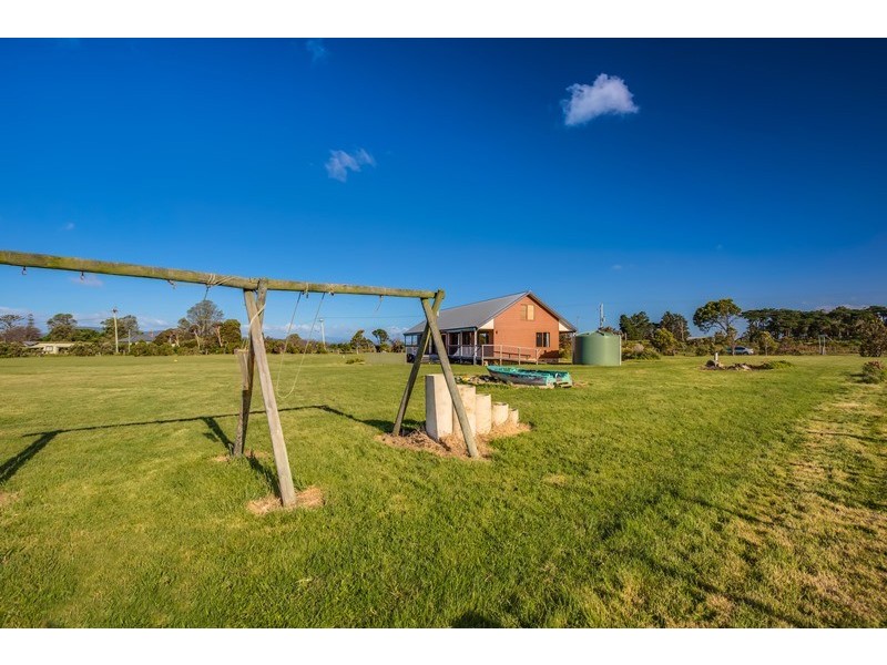 389 Clarence Point Road, Clarence Point TAS 7270