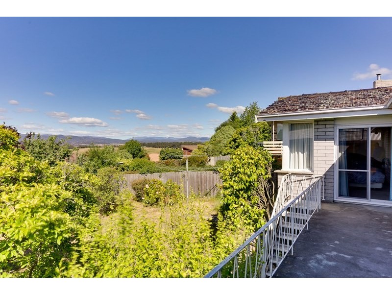 17 Redwood Cres, Youngtown TAS 7249