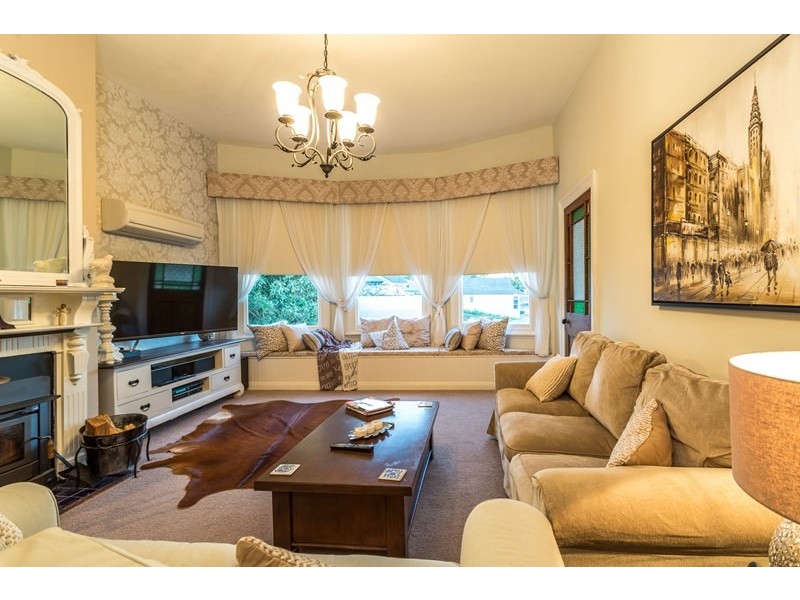 6 Delamere Crescent, Trevallyn TAS 7250