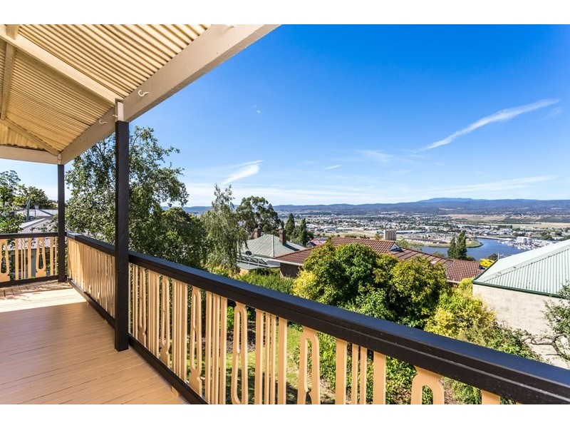 6 Delamere Crescent, Trevallyn TAS 7250