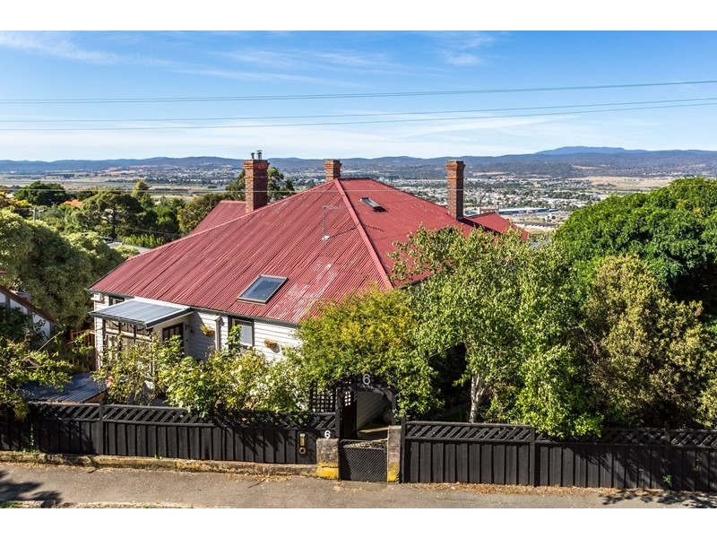 6 Delamere Crescent, Trevallyn TAS 7250