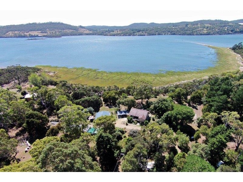 180 Paper Beach Road, Swan Point TAS 7275
