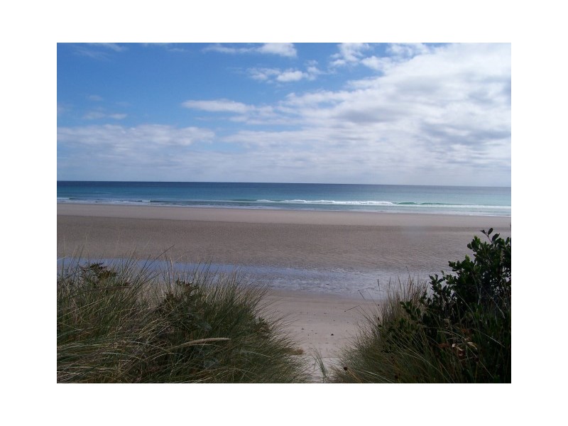 7 East Boulevard, Sisters Beach TAS 7321