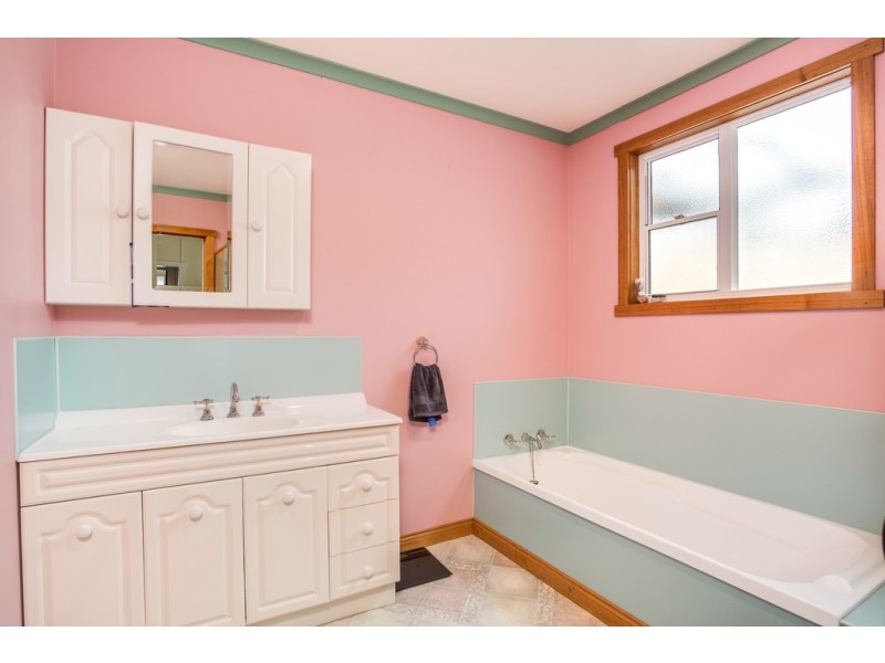 19 West Arm Road, Beauty Point TAS 7270