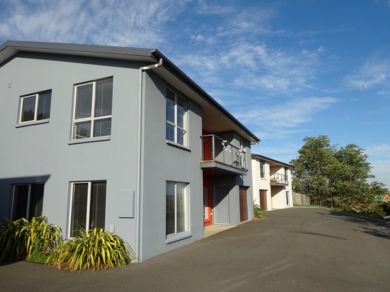 2/24 Roberts Cres, Newnham TAS 7248