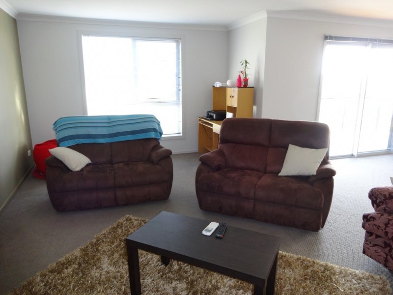 2/24 Roberts Cres, Newnham TAS 7248