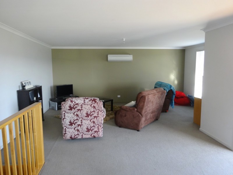 2/24 Roberts Cres, Newnham TAS 7248