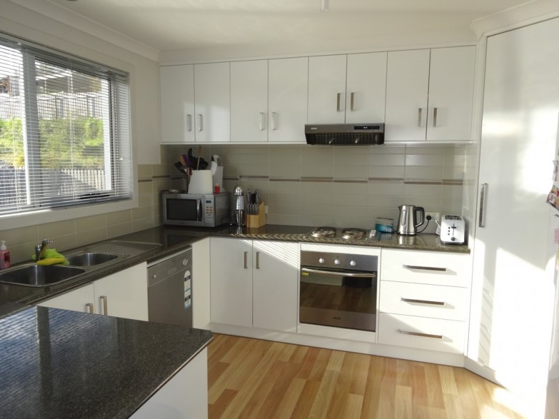 2/24 Roberts Cres, Newnham TAS 7248
