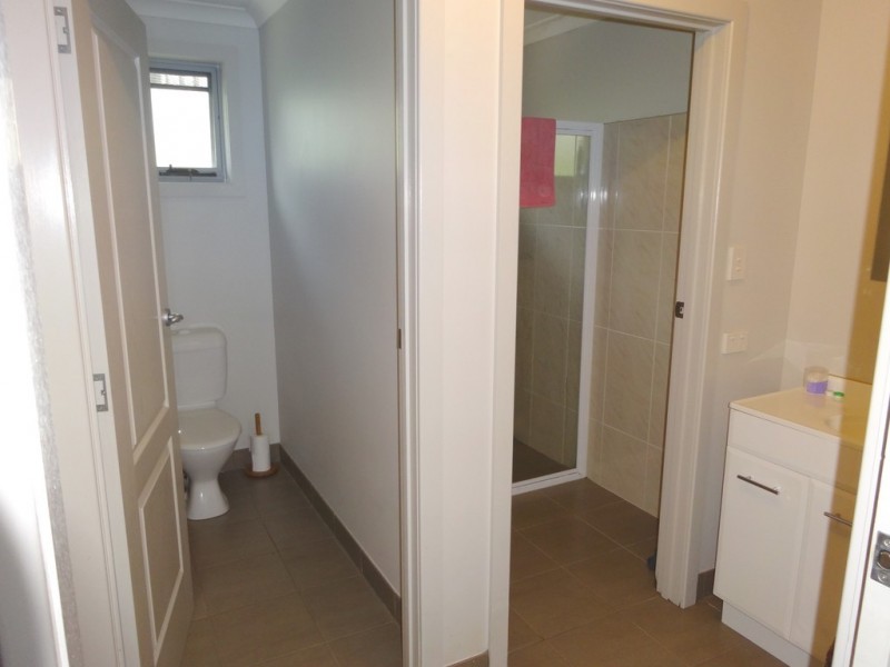 2/24 Roberts Cres, Newnham TAS 7248