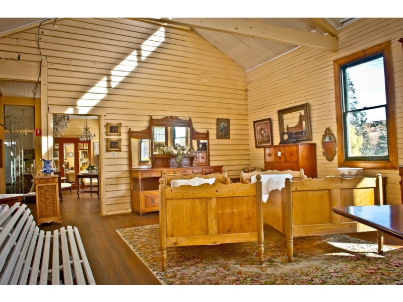 8 East Parade, Deloraine TAS 7304