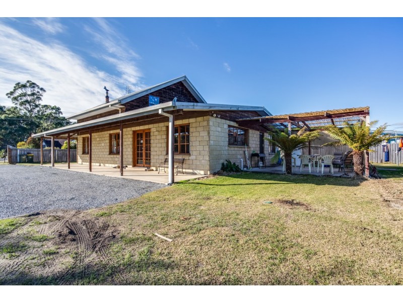 391 Gravelly Beach Road, Gravelly Beach TAS 7276