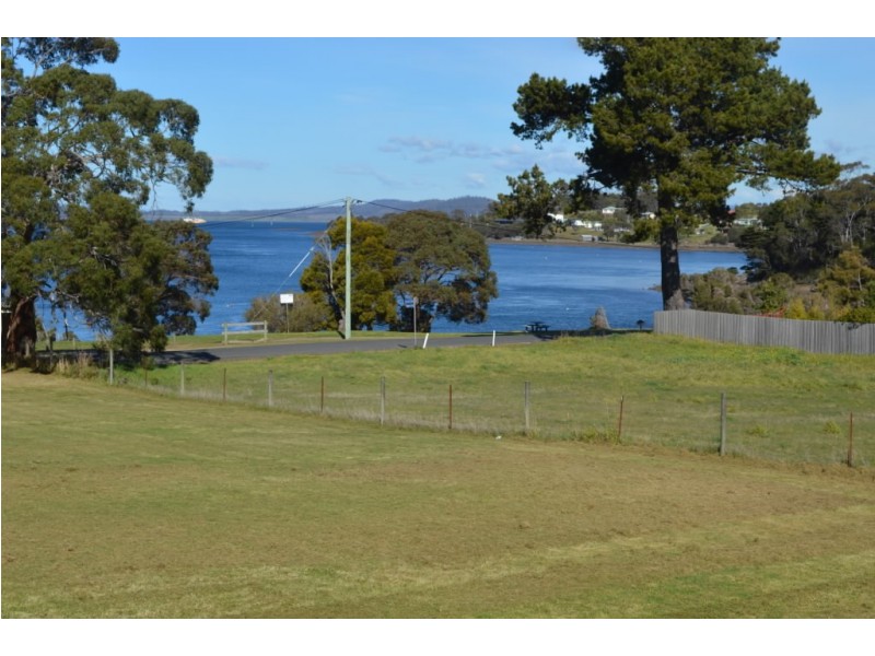 32 Sunset Blvd, Clarence Point TAS 7270