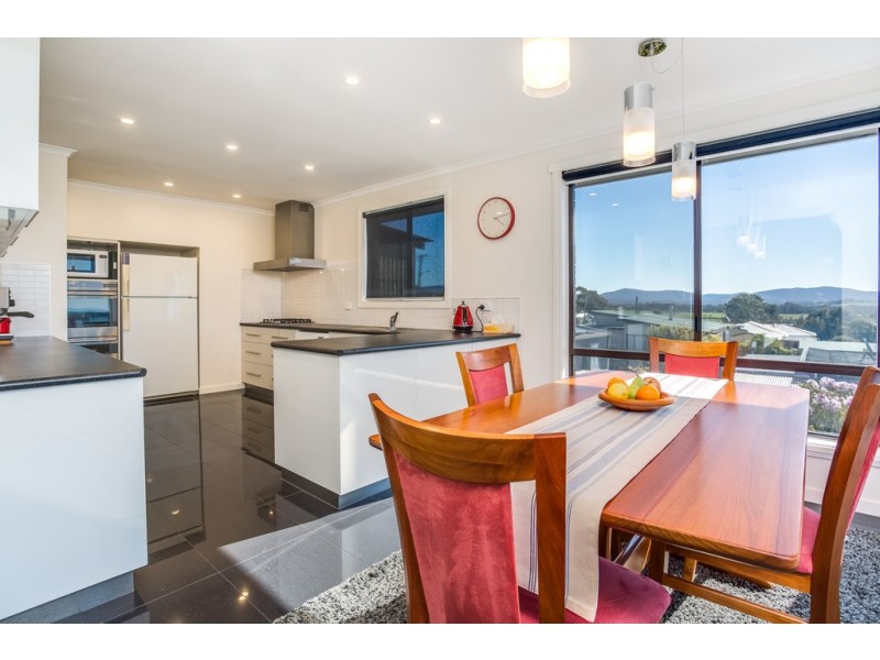 2 Ernest Street, Beauty Point TAS 7270