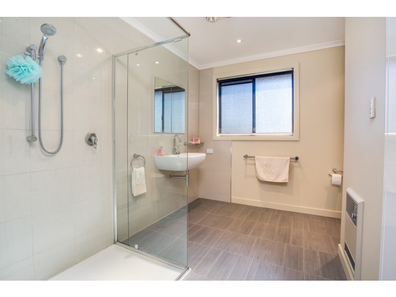 2 Ernest Street, Beauty Point TAS 7270
