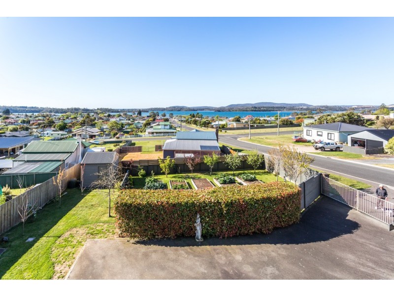 2 Ernest Street, Beauty Point TAS 7270