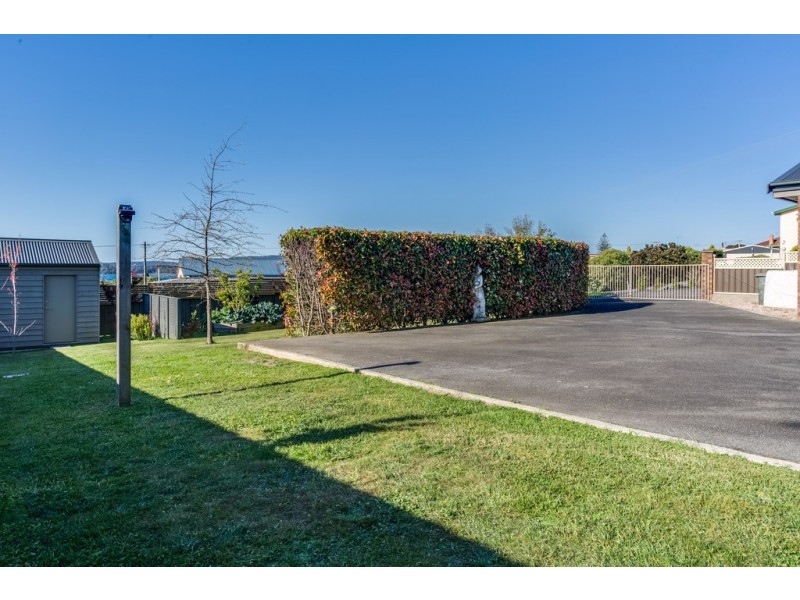 2 Ernest Street, Beauty Point TAS 7270