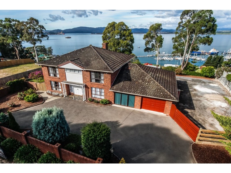 122 – 124 Oxford Street, Beauty Point TAS 7270