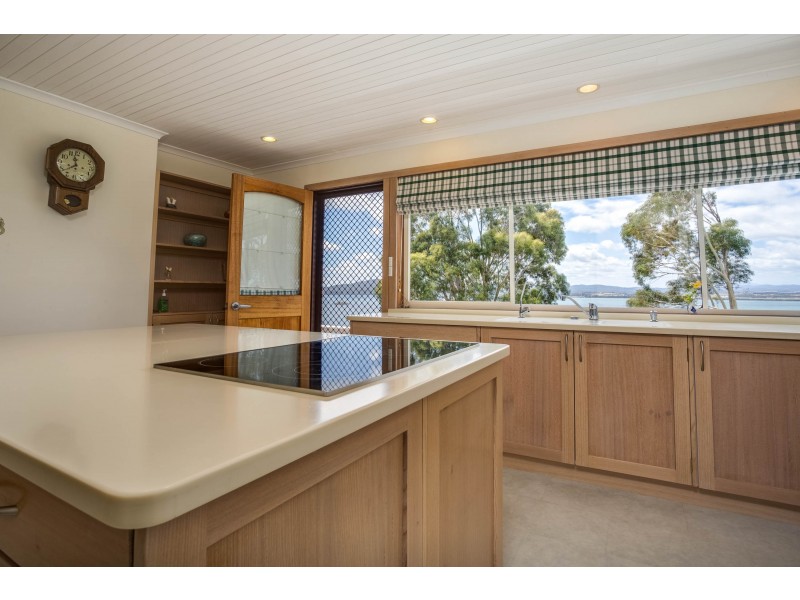 122 – 124 Oxford Street, Beauty Point TAS 7270