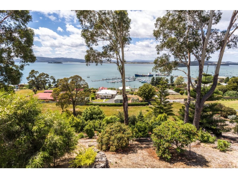 122 – 124 Oxford Street, Beauty Point TAS 7270
