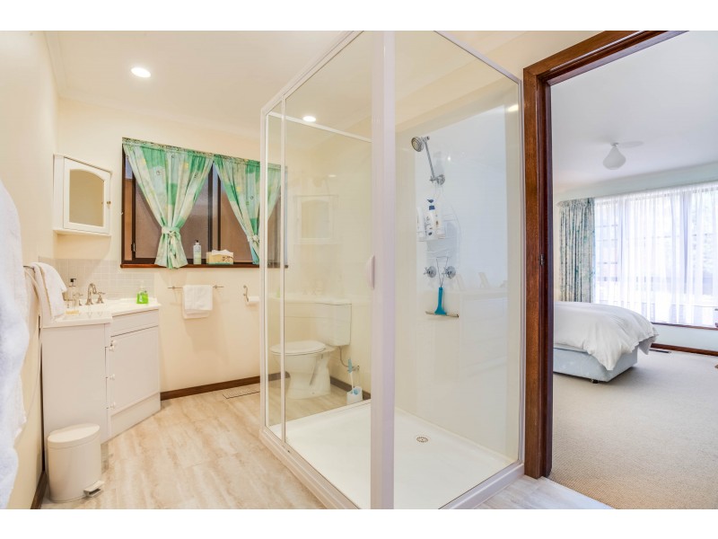 122 – 124 Oxford Street, Beauty Point TAS 7270