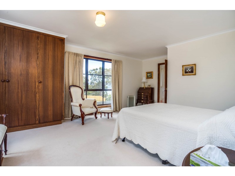 122 – 124 Oxford Street, Beauty Point TAS 7270