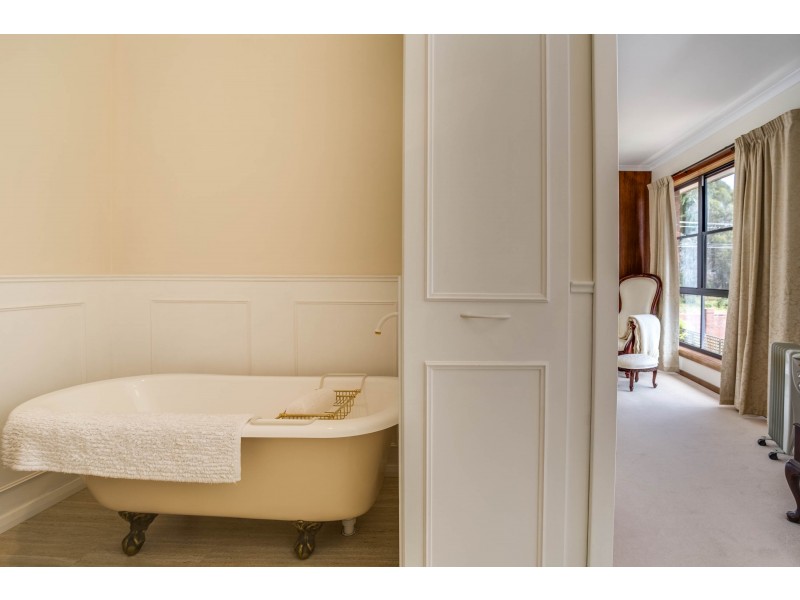 122 – 124 Oxford Street, Beauty Point TAS 7270