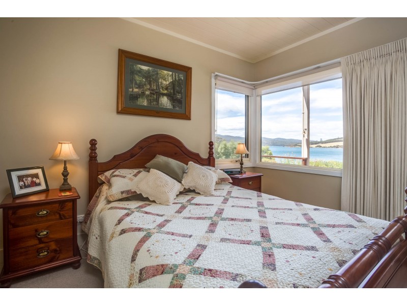 54 West Bay Road, Rowella TAS 7270