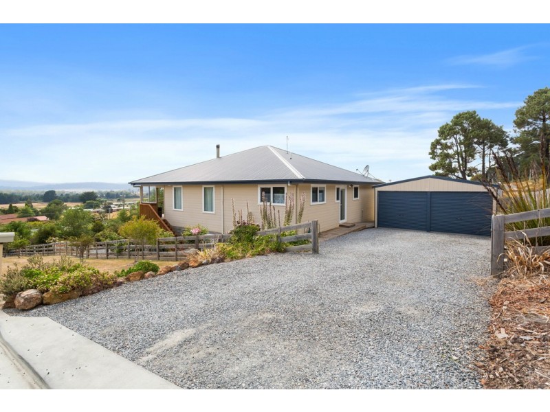 11 Bolton Street, Beaconsfield TAS 7270