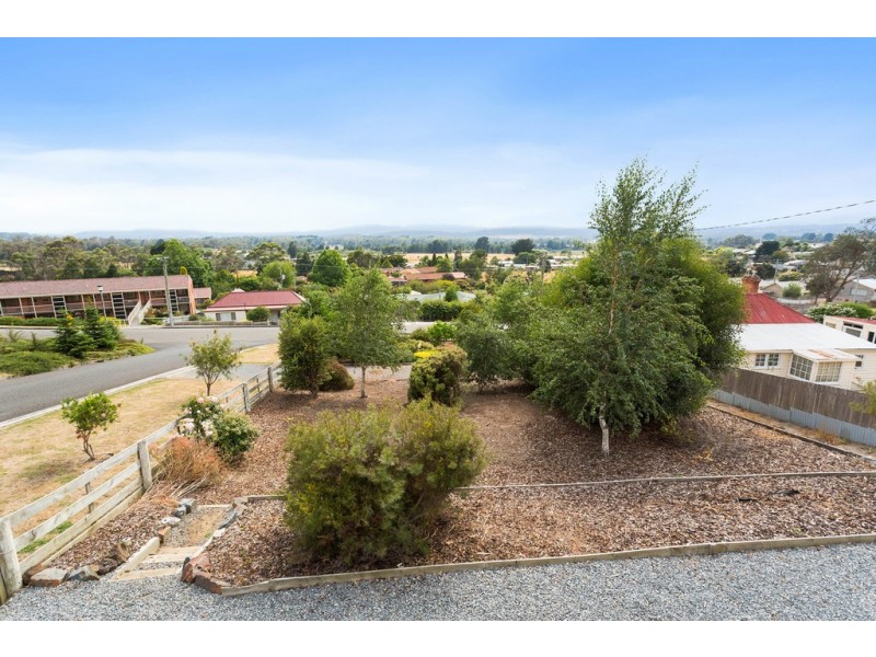 11 Bolton Street, Beaconsfield TAS 7270