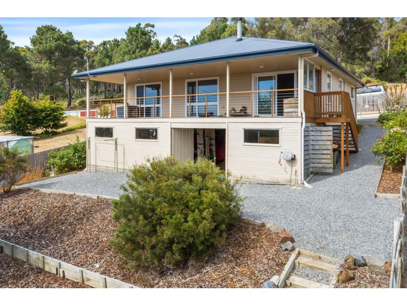 11 Bolton Street, Beaconsfield TAS 7270