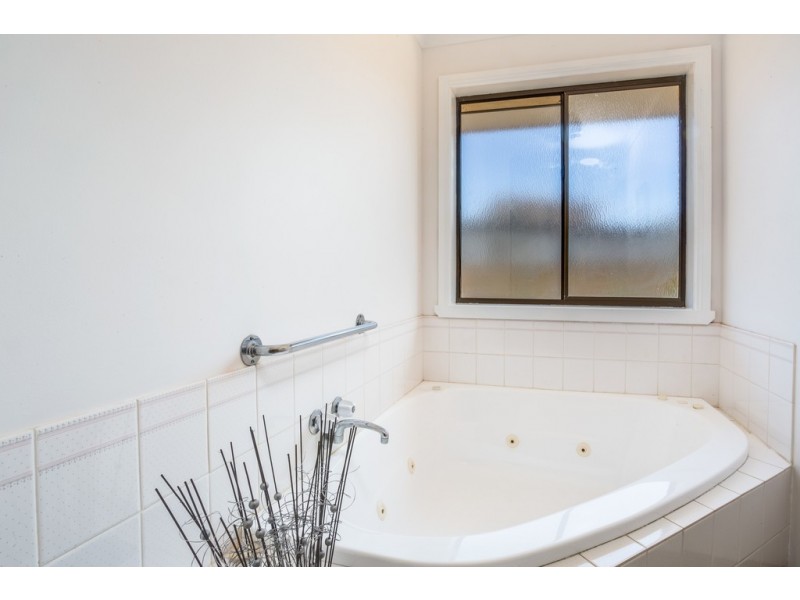 11 Esplanade, Beauty Point TAS 7270