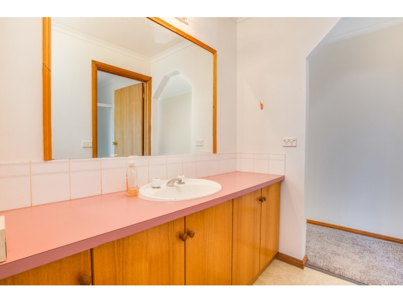 11 Esplanade, Beauty Point TAS 7270