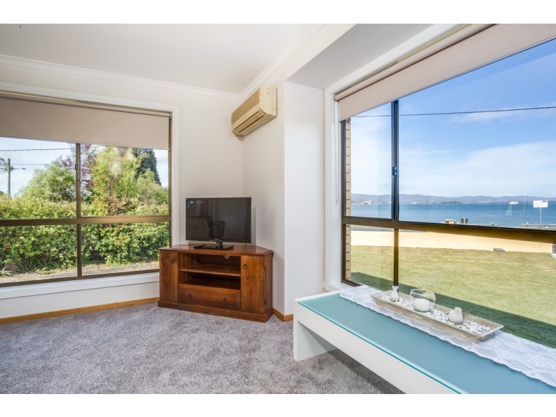 11 Esplanade, Beauty Point TAS 7270