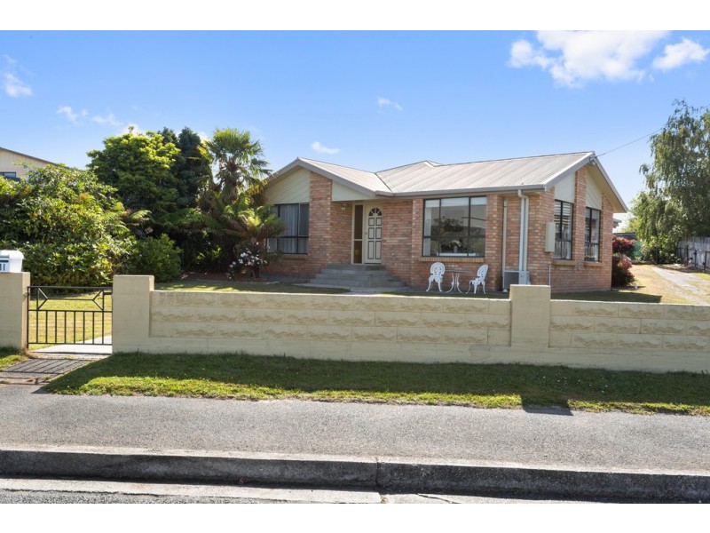 11 Esplanade, Beauty Point TAS 7270